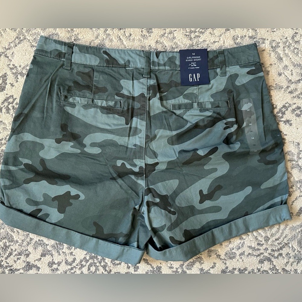 Women’s Gap Size 14 Green Camo Khaki Girlfriend Shorts - Picture 2 of 7